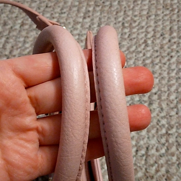 GUC Powder Pink Madison west footed top handle bag - Picture 4 of 8